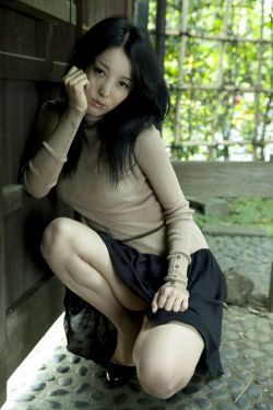 初中女生帮男生喂奶